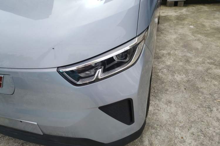 Used Wuling Yangguang 2024 300KM Comfort Version Passenger Van 75kW Left Front Headlight