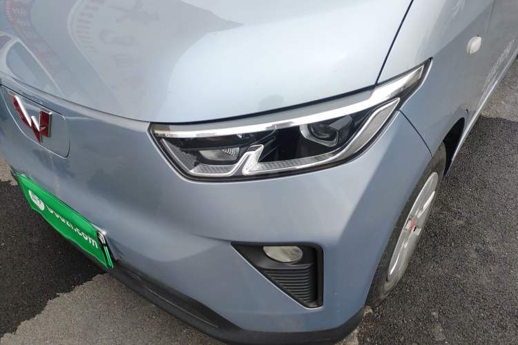 Used Wuling Yangguang 2024 300km Comfort Version with Sealed Windows 75kW Left Front Headlight
