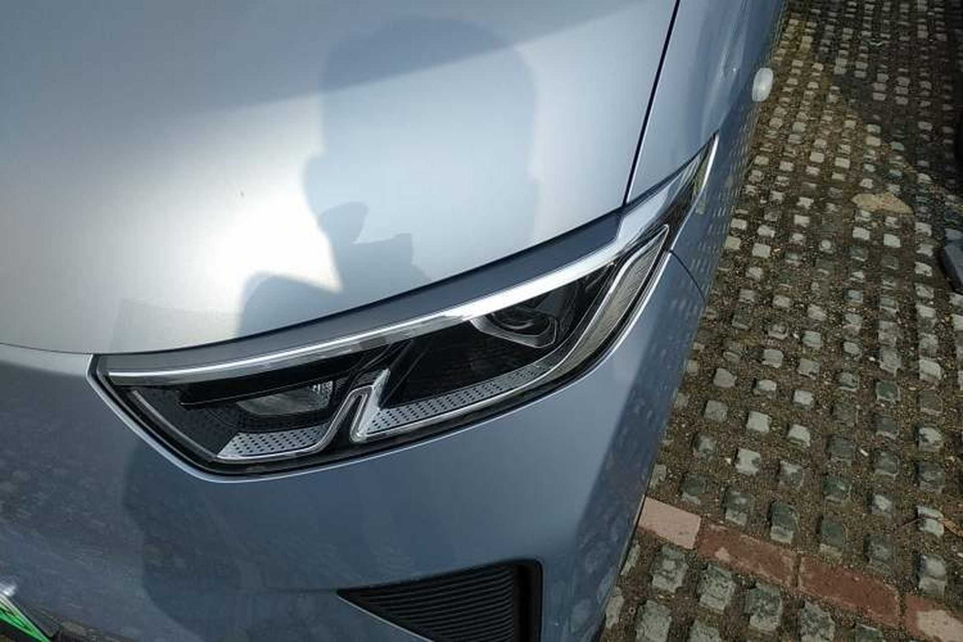 Used Wuling Yangguang 2024 300KM Comfort Version Passenger Van 75kW Left Front Headlight