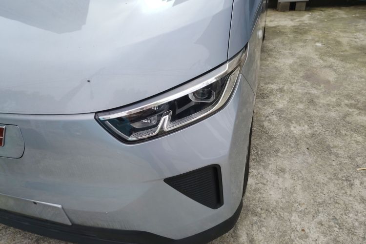 Used Wuling Yangguang 2024 300KM Comfort Version Passenger Van 75kW Left Front Headlight