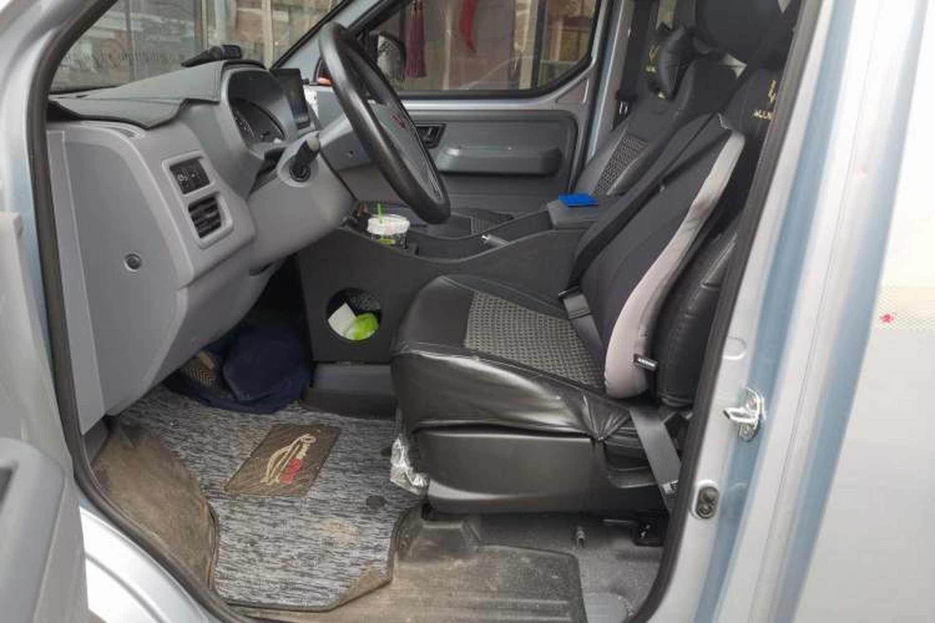 Used Wuling Yangguang 2024 300km Comfort Version with Sealed Windows 60kW Left Front Seat