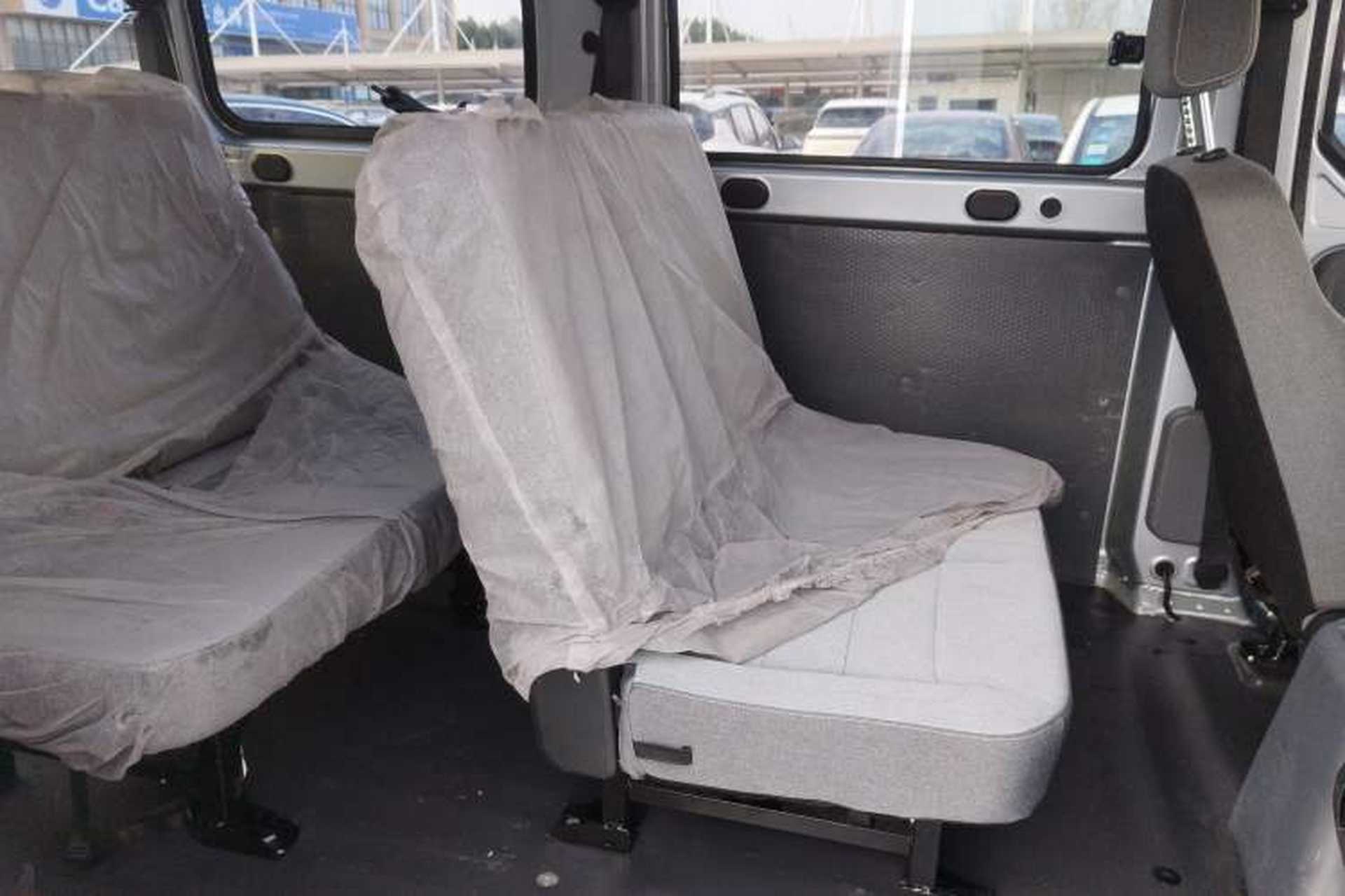 Used Wuling Yangguang 2024 300KM Comfort Version Passenger Van 75kW Left Rear Seat