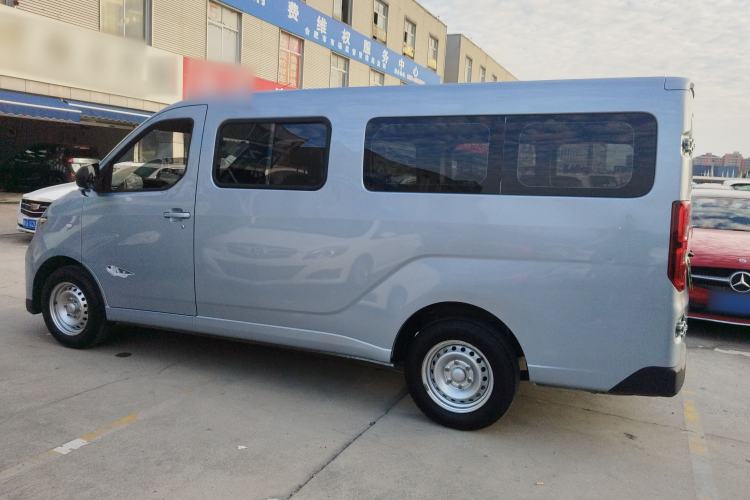 Used Wuling Yangguang 2024 300KM Comfort Version Passenger Van 75kW Left Side
