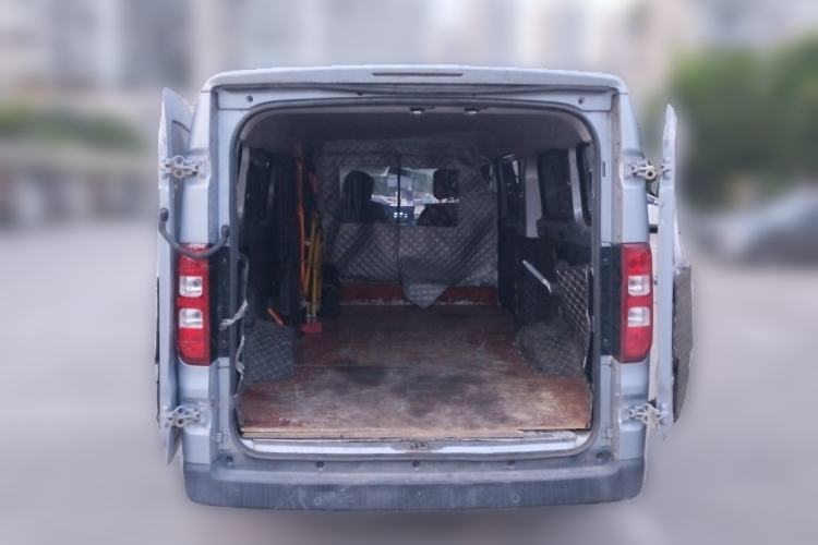 Used Wuling Yangguang 2024 300KM Comfort Version Passenger Van 75kW Trunk