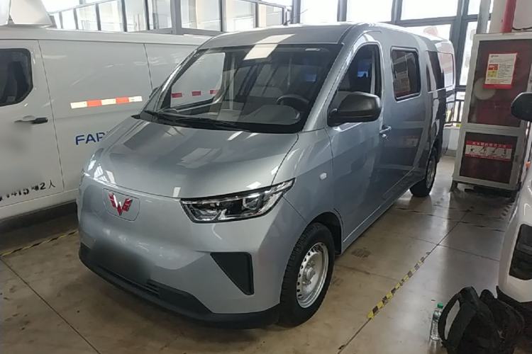 Wuling Yangguang 2024 300KM Comfort Version Passenger Van 75kW