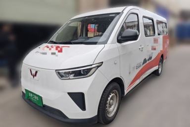 Used Wuling Yangguang 2024 300km Comfort-Grade Passenger Van 60kW