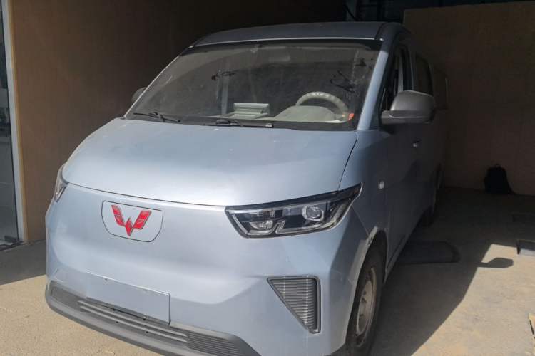Wuling Yangguang 2024 300KM Comfort Version Passenger Van 75kW