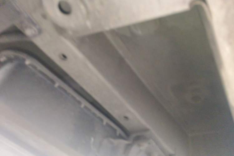 Used Wuling Yangguang 2024 300KM Comfort Version Passenger Van 75kW Chassis Front Left