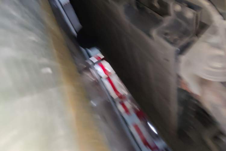 Used Wuling Yangguang 2024 300km Comfort-Grade Passenger Van 60kW Chassis Rear Left