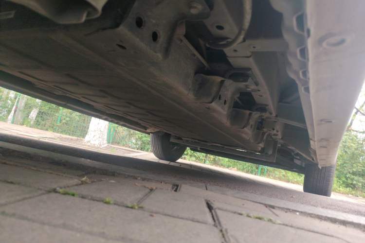 Used Wuling Yangguang 2024 300KM Comfort Version Passenger Van 75kW Chassis Rear Right