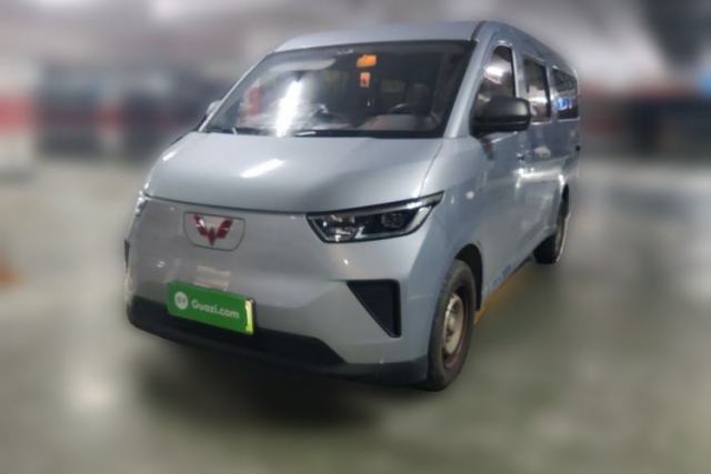 Used Wuling Yangguang 2024 300km Comfort-Grade Passenger Van 60kW