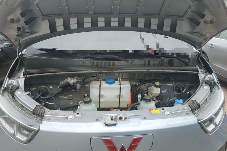 Used Wuling Yangguang 2024 300km Range Practical Window-Sealed Version 60kW Engine Bay