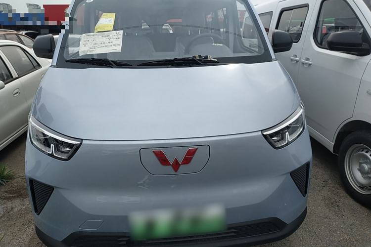 Used Wuling Yangguang 2024 300KM Comfort Version Passenger Van 75kW Exterior 1
