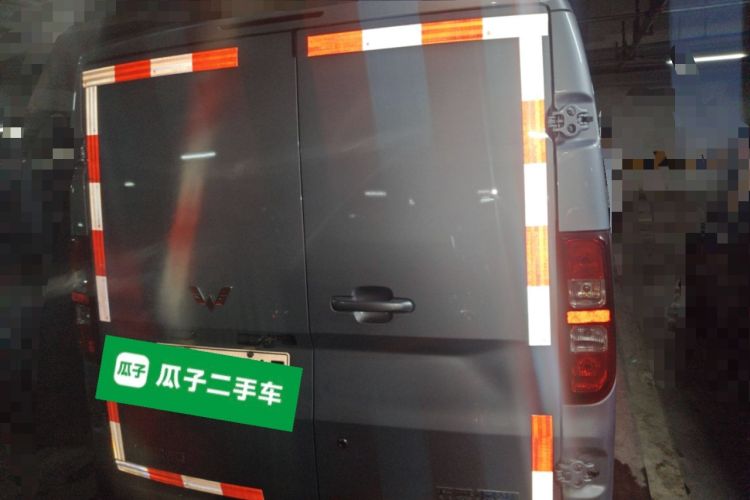 Used Wuling Yangguang 2024 300km Comfort Version with Sealed Windows 60kW Exterior 4