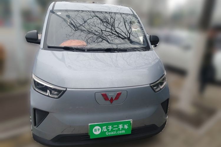 Used Wuling Yangguang 2024 300KM Comfort Version Passenger Van 75kW Front