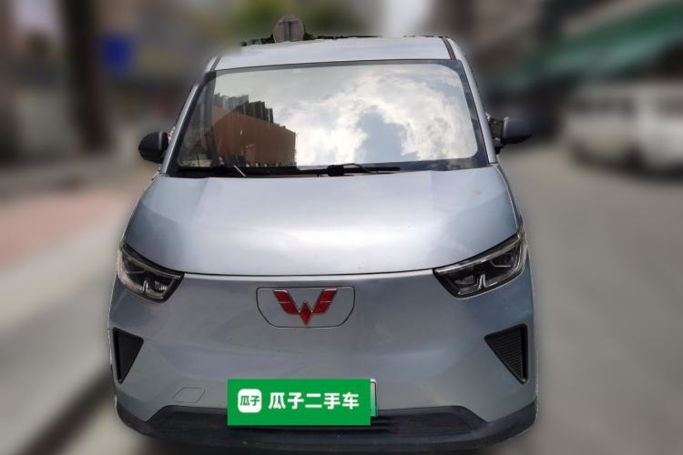 Used Wuling Yangguang 2024 300KM Comfort Version Passenger Van 75kW Front