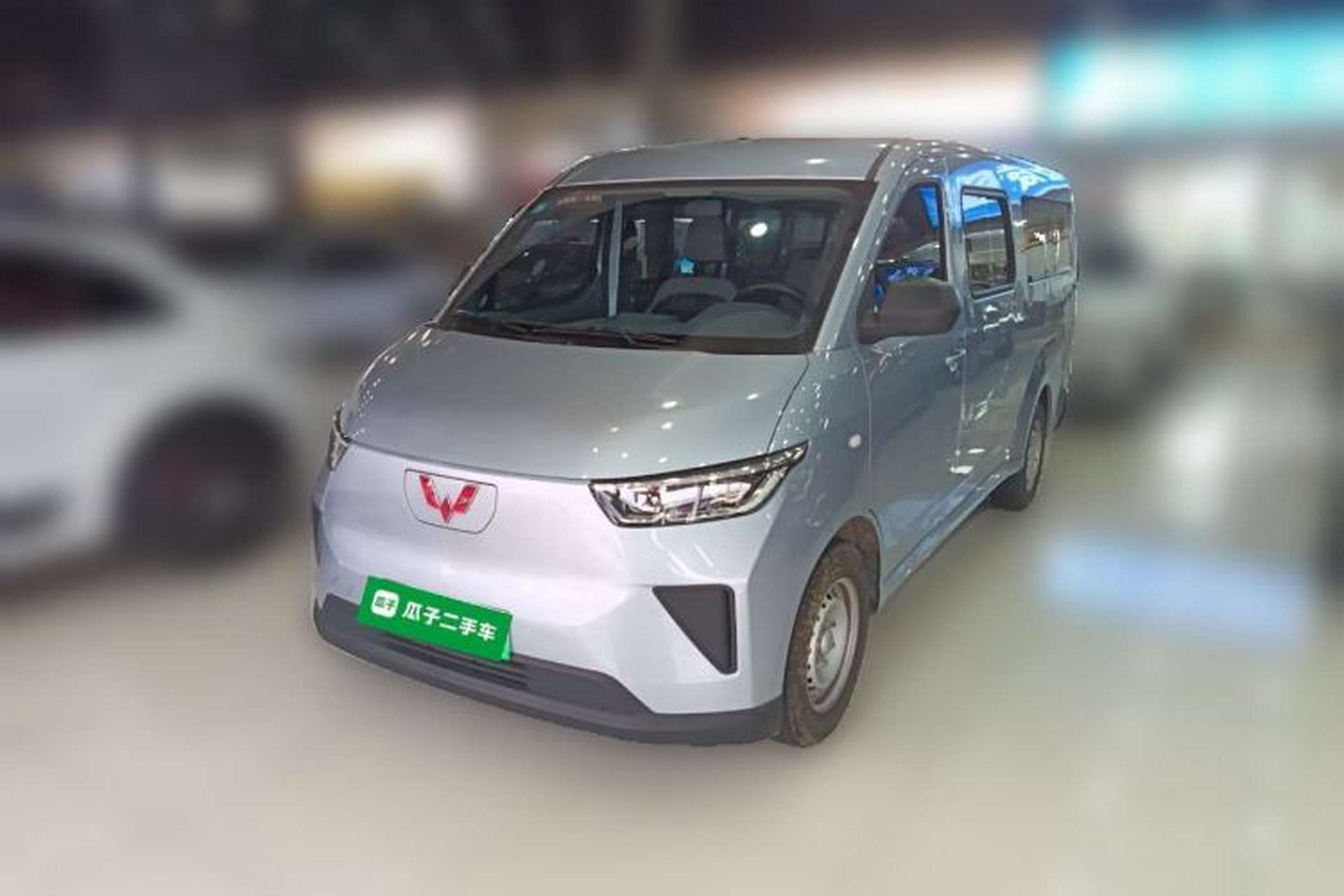 Used Wuling Yangguang 2024 300KM Comfort Version Passenger Van 75kW Front Left 45 Deg