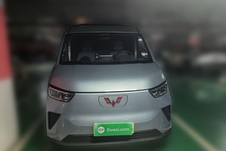 Used Wuling Yangguang 2024 300KM Comfort Version Passenger Van 75kW Front