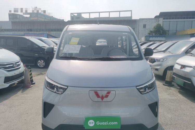 Used Wuling Yangguang 2024 300KM Comfort Version Passenger Van 75kW Front