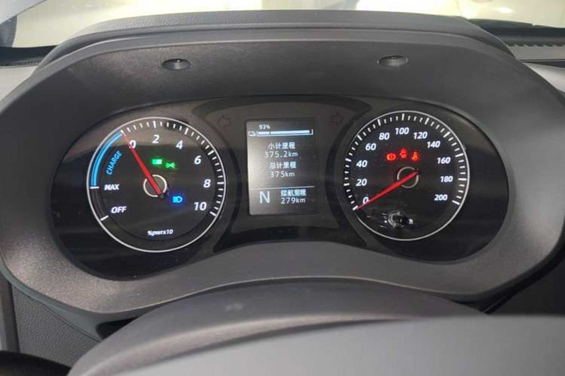 Used Wuling Yangguang 2024 300KM Comfort Version Passenger Van 75kW Instrument Cluster