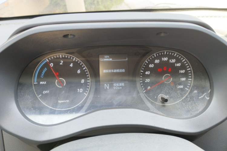 Used Wuling Yangguang 2024 300KM Comfort Version Passenger Van 75kW Instrument Cluster