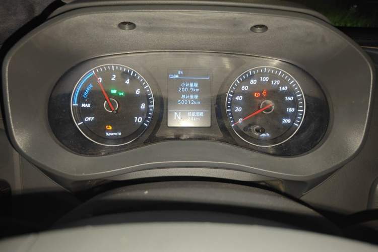Used Wuling Yangguang 2024 300KM Comfort Version Passenger Van 75kW Instrument Cluster