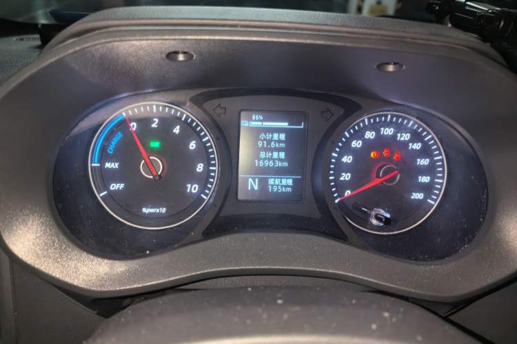 Used Wuling Yangguang 2024 300KM Comfort Version Passenger Van 75kW Instrument Cluster