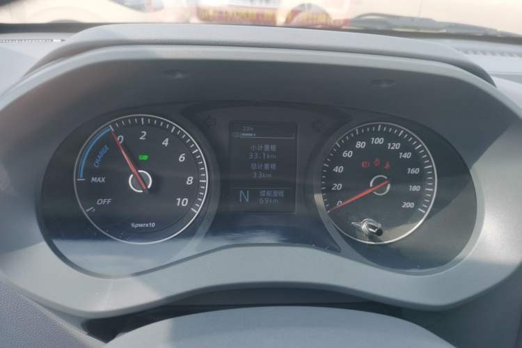 Used Wuling Yangguang 2024 300KM Comfort Version Passenger Van 75kW Instrument Cluster