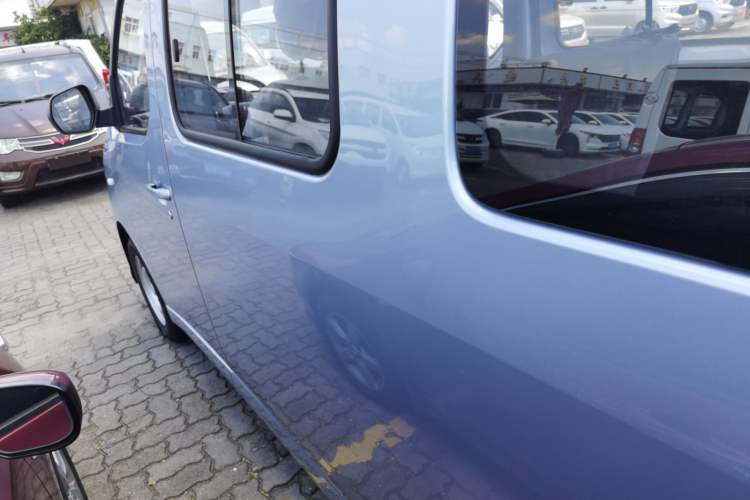 Used Wuling Yangguang 2024 300KM Comfort Version Passenger Van 75kW Interior 8