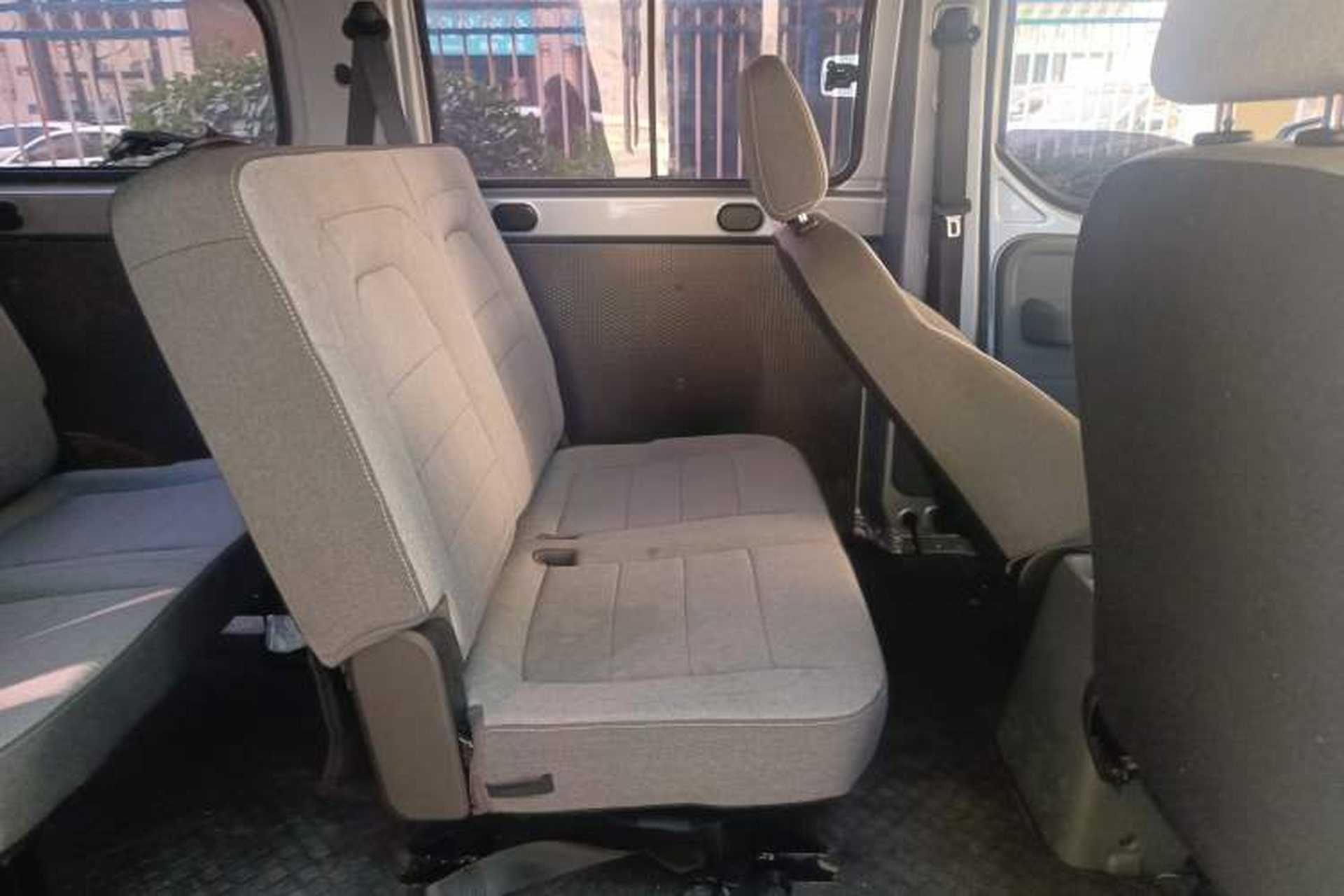 Used Wuling Yangguang 2024 300KM Comfort Version Passenger Van 75kW Left Rear Seat