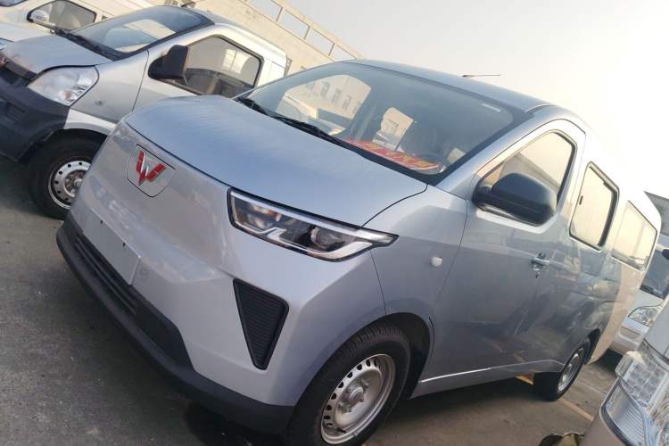 Used Wuling Yangguang  Left Side