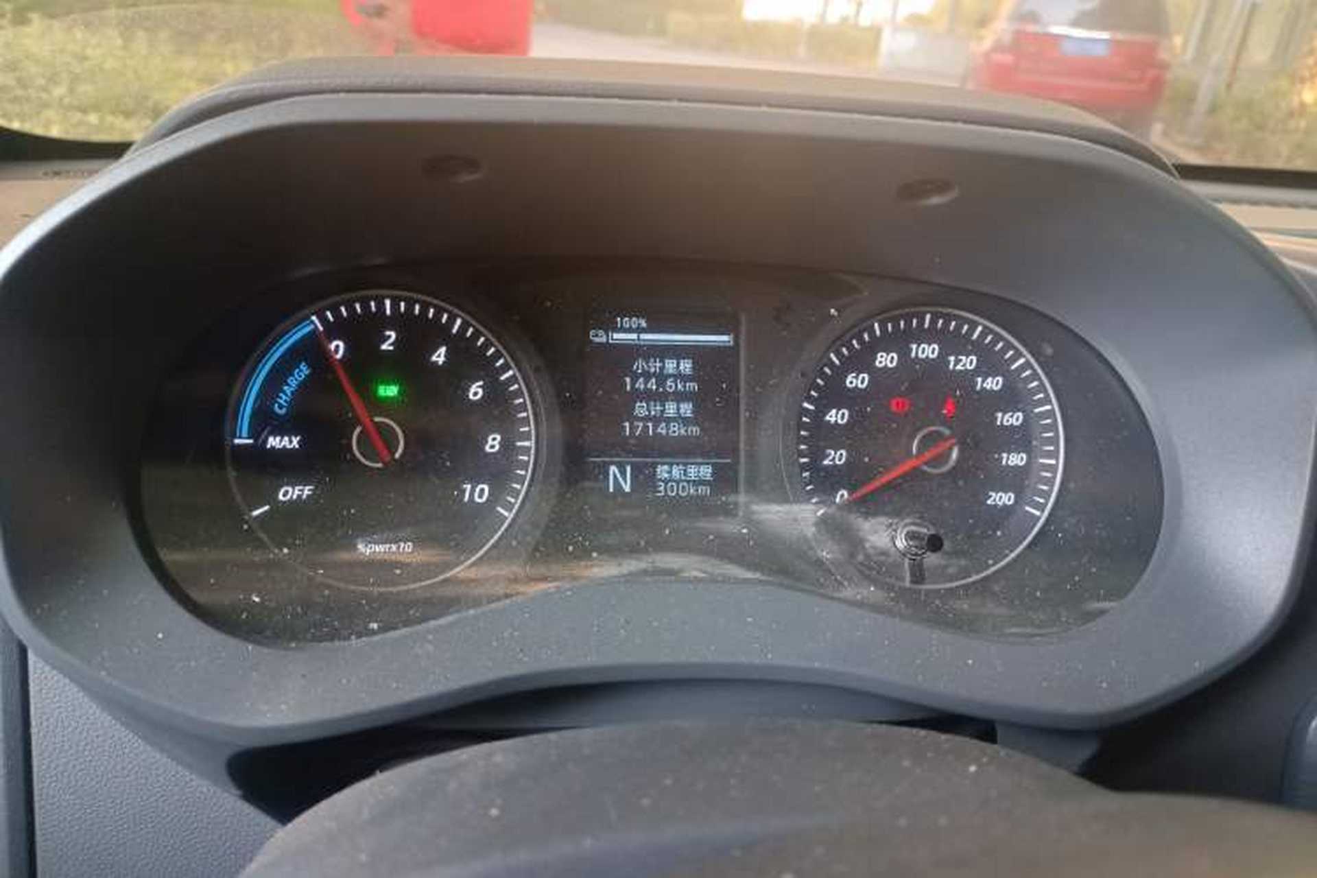 Used Wuling Yangguang 2024 300KM Comfort Version Passenger Van 75kW Odometer Close Up