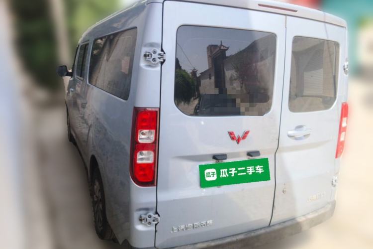 Used Wuling Yangguang 2024 300KM Comfort Version Passenger Van 75kW Rear Left 45 Deg