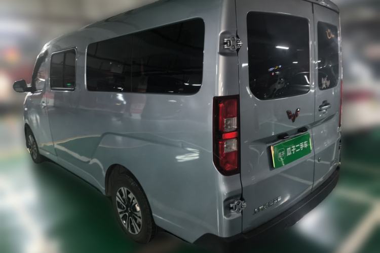 Used Wuling Yangguang 2024 300KM Comfort Version Passenger Van 75kW Rear Left 45 Deg