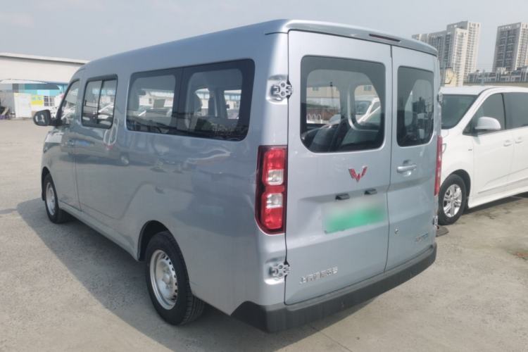 Used Wuling Yangguang 2024 300KM Comfort Version Passenger Van 75kW Rear Left 45 Deg
