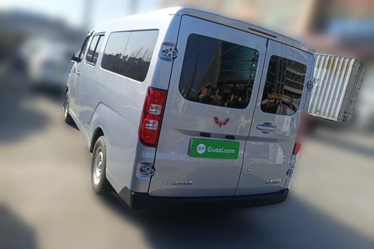 Used Wuling Yangguang 2024 300KM Comfort Version Passenger Van 75kW Rear Left 45 Deg