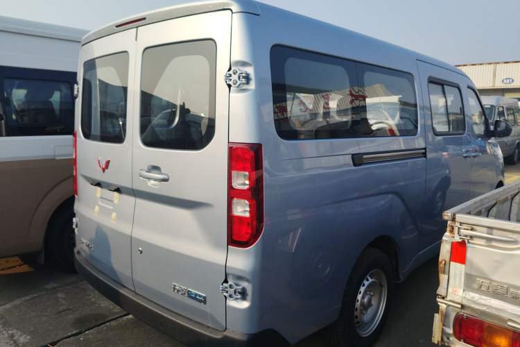 Used Wuling Yangguang  Rear Right 45 Deg