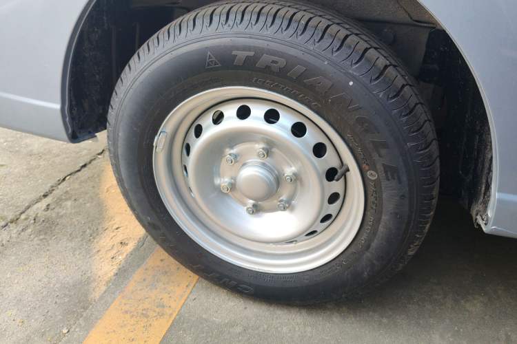 Used Wuling Yangguang  Right Rear Wheel Hub