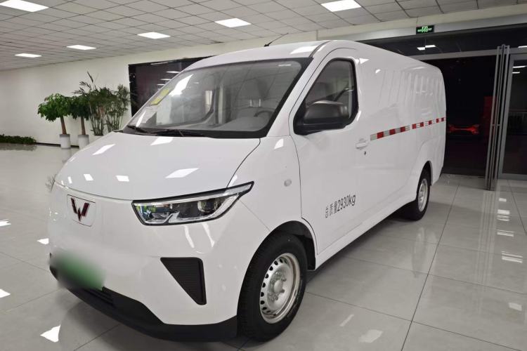 Wuling Yangguang 2024 300km Range Practical Window-Sealed Version 60kW