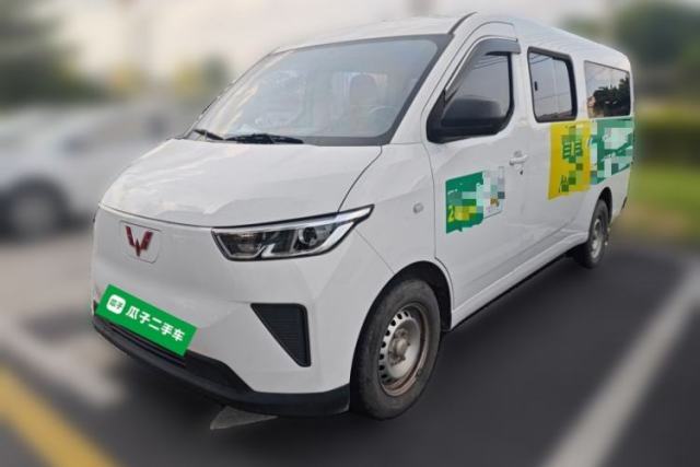 Used Wuling Yangguang 2024 300km Comfort-Grade Passenger Van 60kW