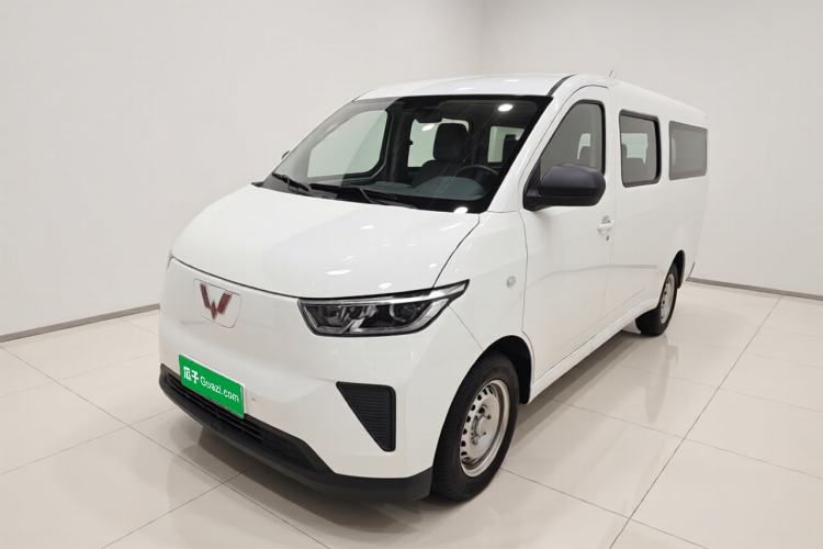 Wuling Yangguang 2024 300KM Comfort Version Passenger Van 75kW