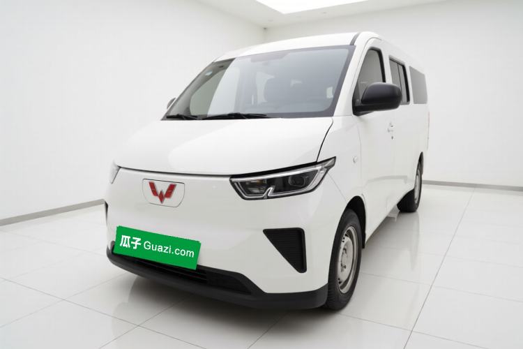 Wuling Yangguang 2024 300KM Comfort Version Passenger Van 75kW