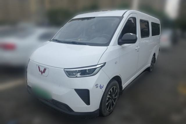 Used Wuling Yangguang 2024 300KM Comfort Version Passenger Van 75kW