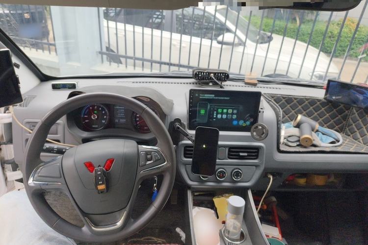 Used Wuling Yangguang 2024 300km Comfort Version with Sealed Windows 60kW Center Console