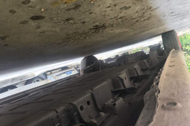 Used Wuling Yangguang 2024 300KM Comfort Version Passenger Van 75kW Chassis Front Right