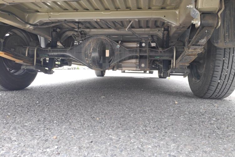 Used Wuling Yangguang 2024 300KM Comfort Version Passenger Van 75kW Chassis Rear