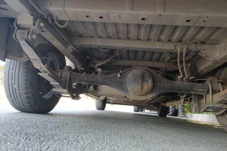 Used Wuling Yangguang 2024 300km Range Practical Window-Sealed Version 60kW Chassis Rear