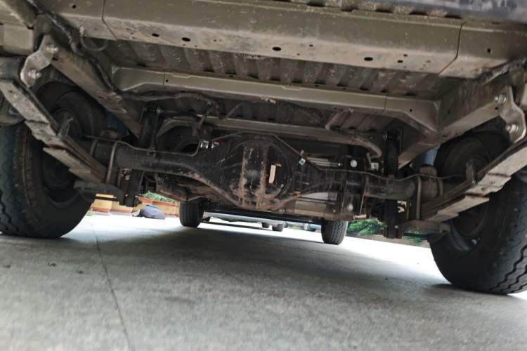 Used Wuling Yangguang 2024 300KM Comfort Version Passenger Van 75kW Chassis Rear
