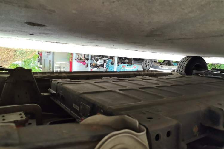 Used Wuling Yangguang 2024 300km Comfort Version with Sealed Windows 60kW Chassis Rear Left