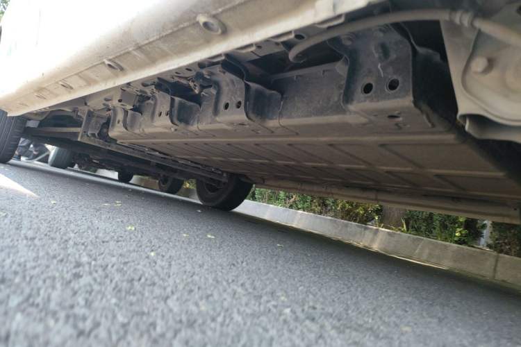 Used Wuling Yangguang 2024 300km Range Practical Window-Sealed Version 60kW Chassis Rear Left